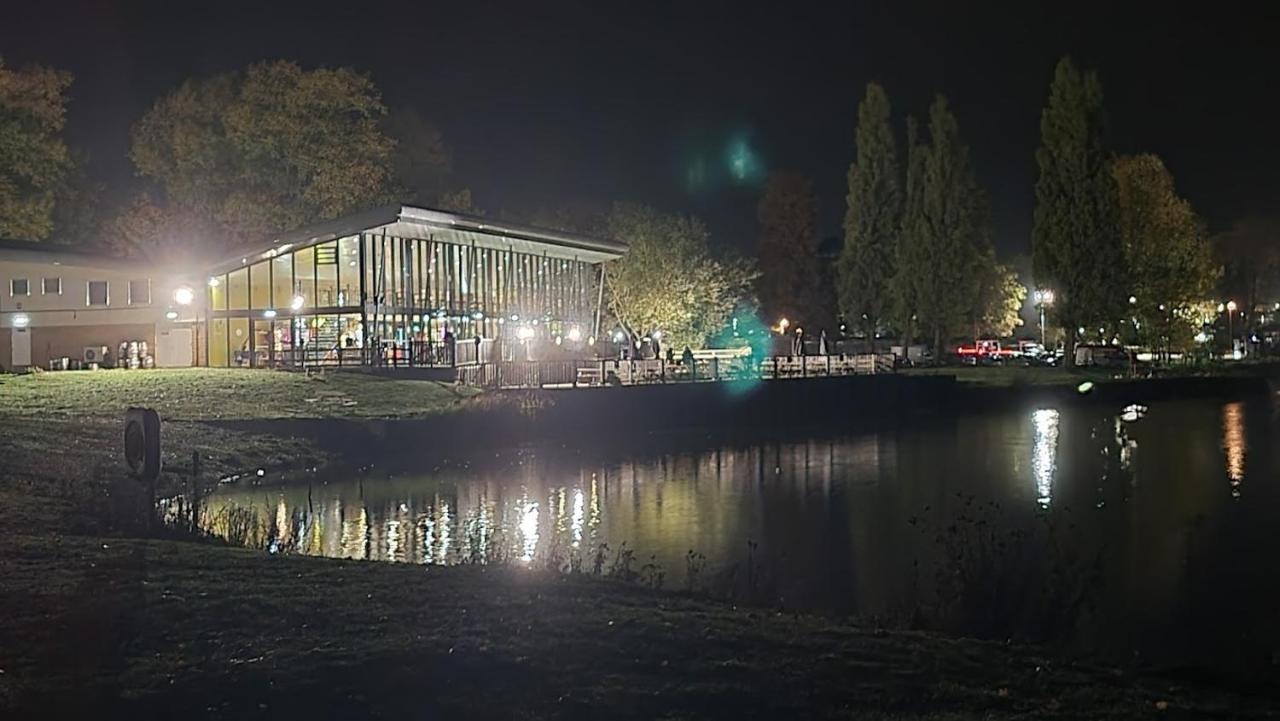 Appartamento Billing Aquadrome Northampton, Royale Poplar Km12 Esterno foto